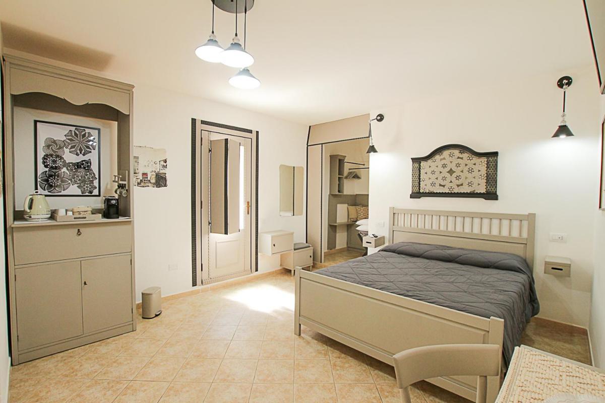 Hotel Domo Anna Villasimius Exterior foto